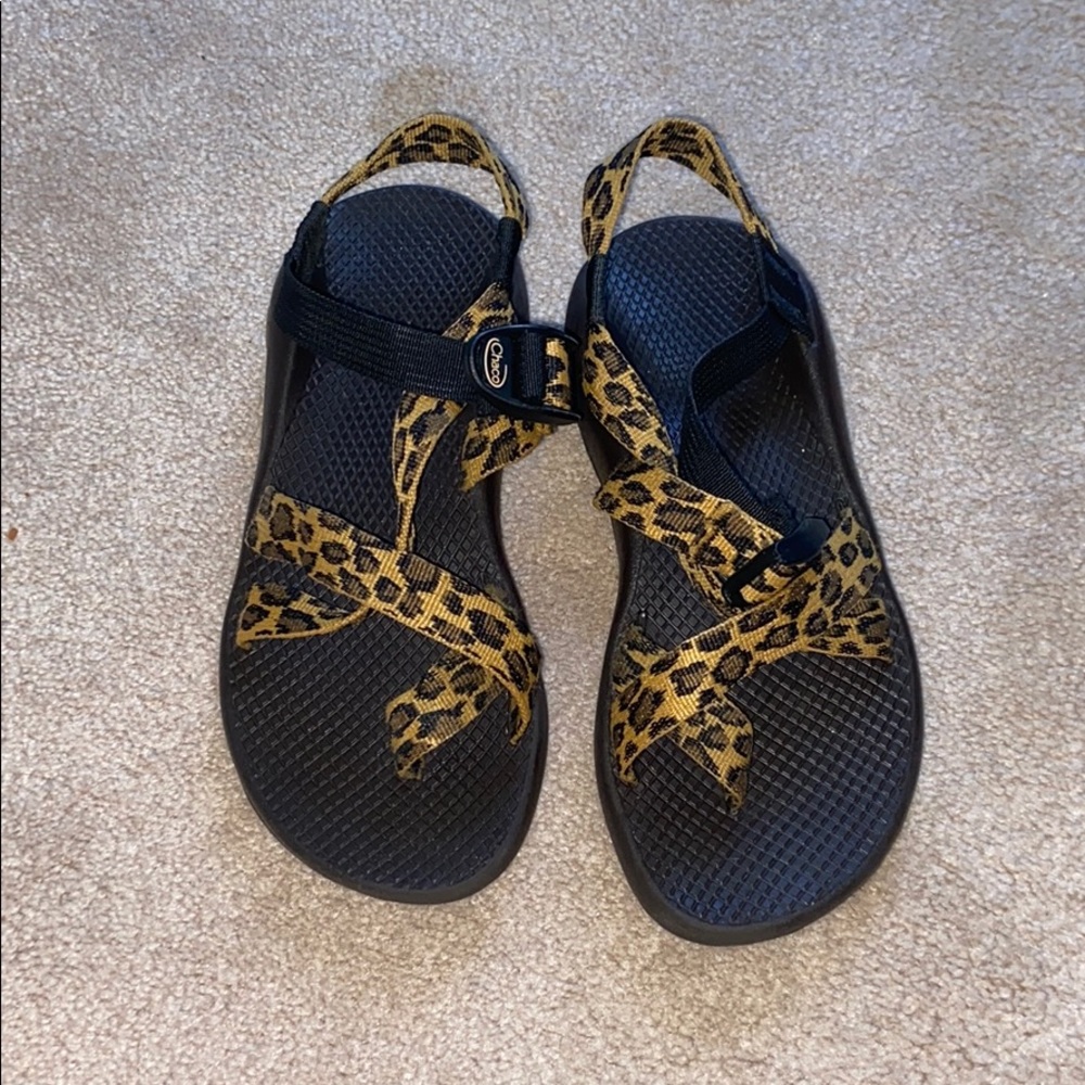 Cheetah print women’s Chacos